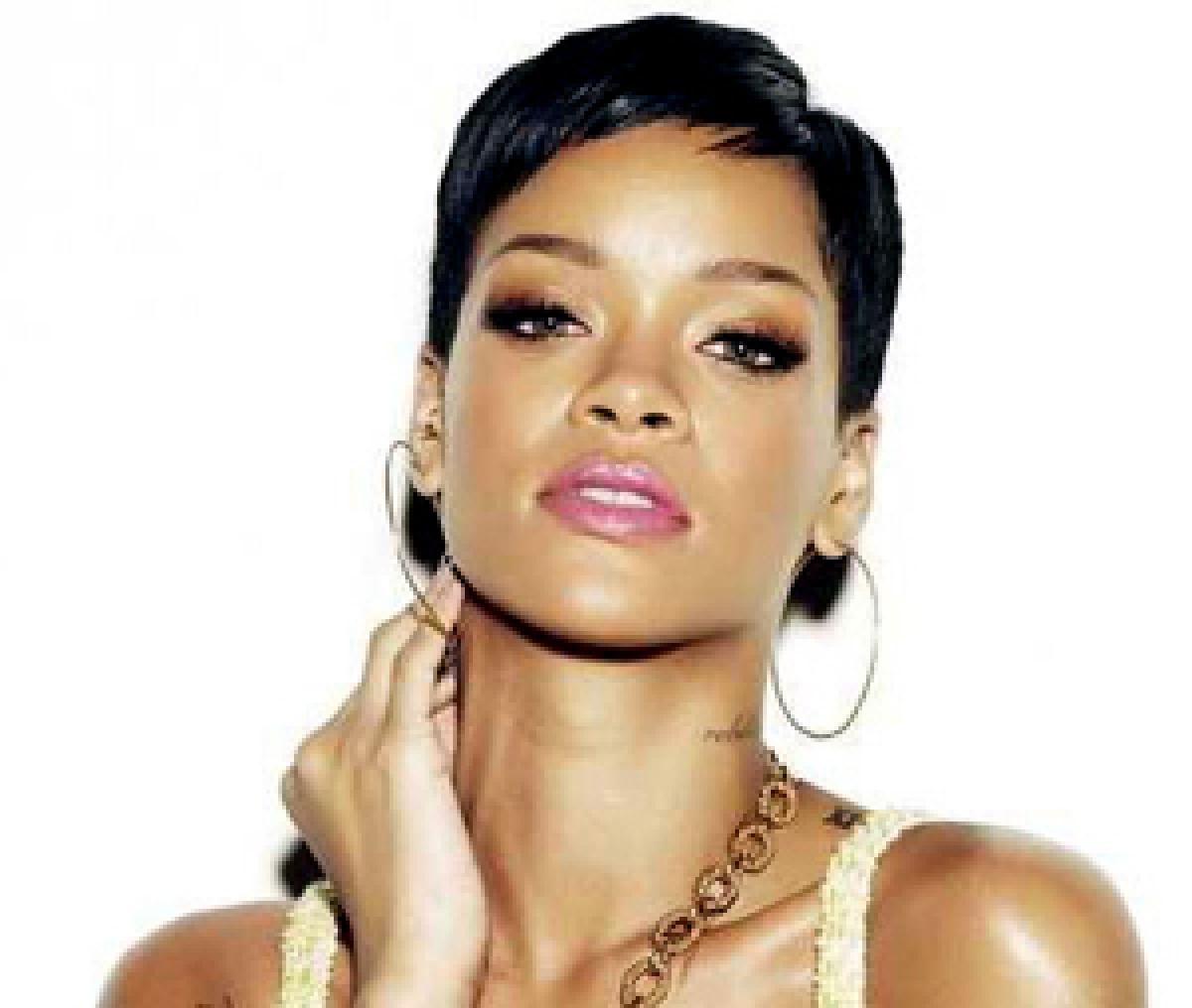 Rihanna slams Matt Barnes for spreading dating rumours